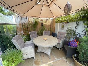 Silcott Street- click for photo gallery